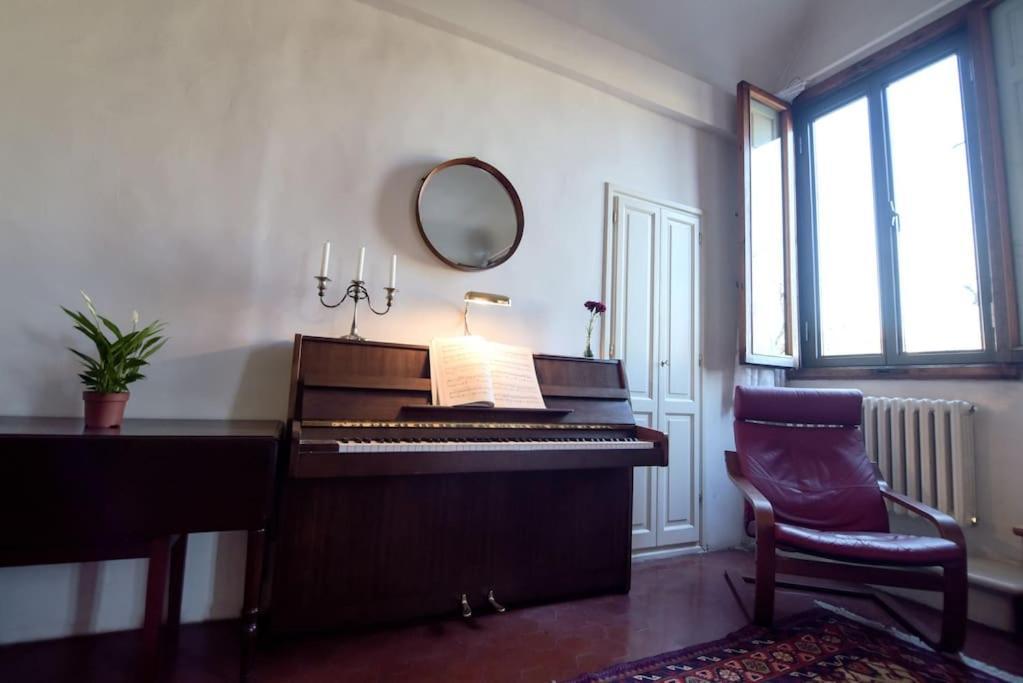 Cozy Apartment With Private Garden - City Center - Флоренция Экстерьер фото