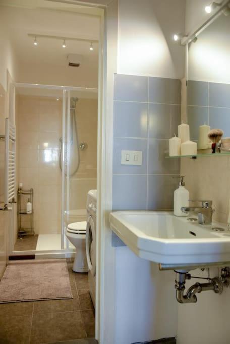 Cozy Apartment With Private Garden - City Center - Флоренция Экстерьер фото